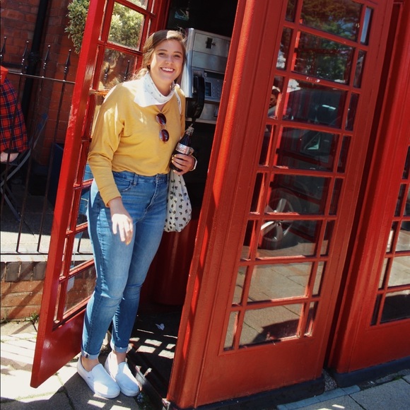 Meet your Posher, Jennifer - Picture 3 of 3